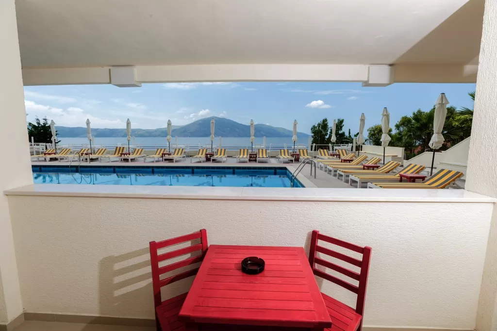 Picasso 6 - STD TRPL Pool View 3.jpg